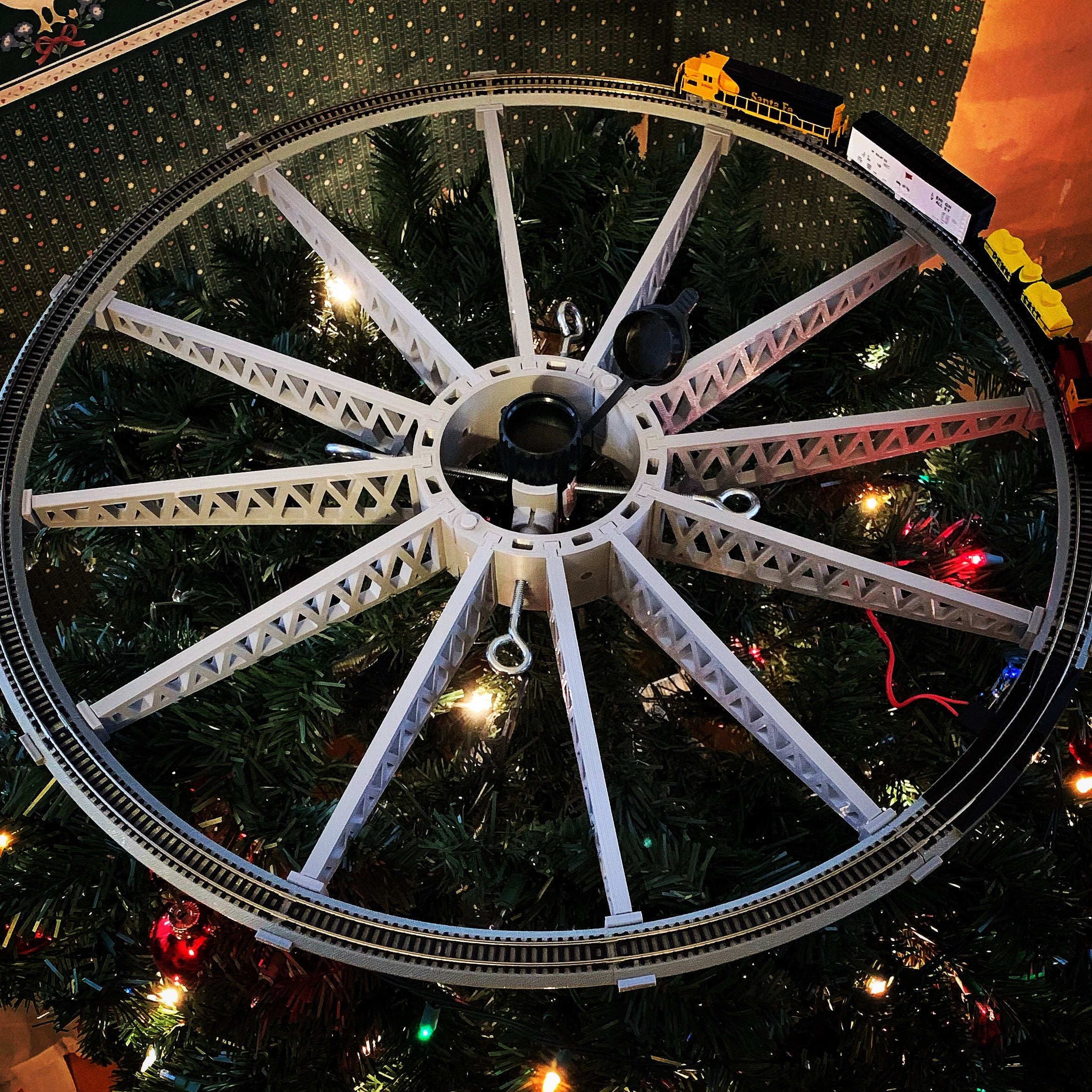 N Scale Christmas Tree Train Track Bracket for Bachmann 11.25” radius EZ-track